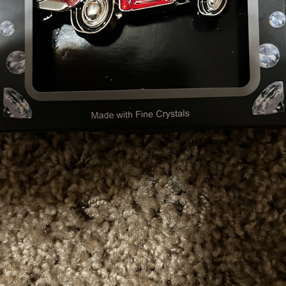 New Harvey Lewis Holiday Ornament Christmas Fine Crystals Dog Red Pickup Truck - Picture 2 of 3